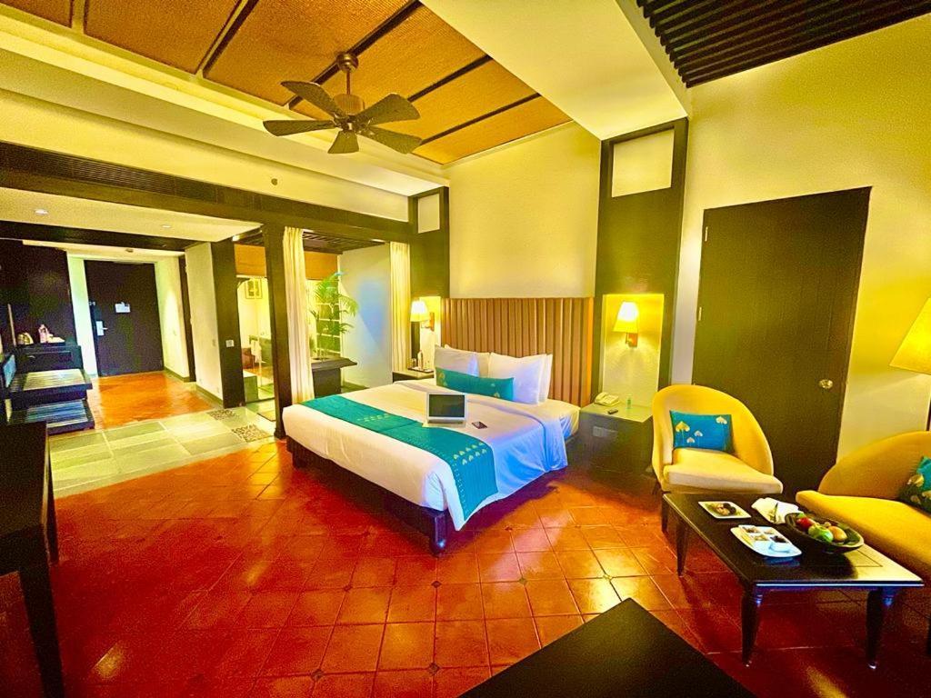 Plumeria Lake Resort & Spa Vayalār Exterior photo